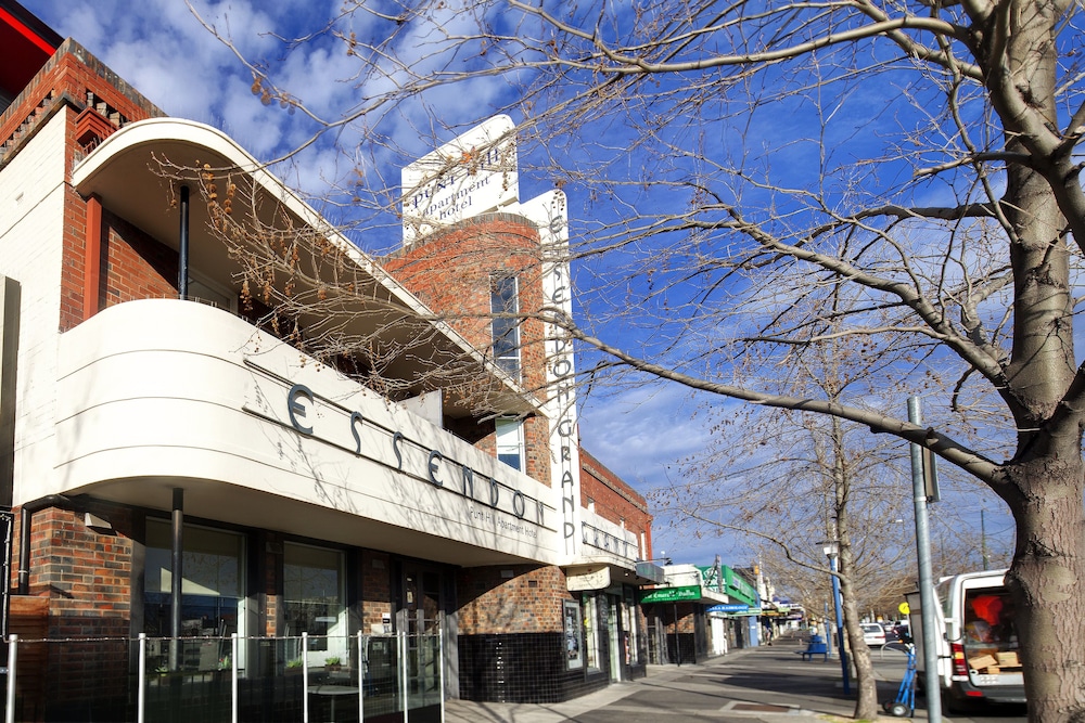 Punthill Essendon 2/50