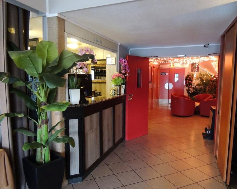 Hotel Le Relais Du Parisis 2/50
