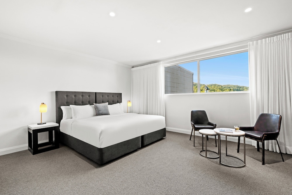 Sanctuary, Suite, 1 King and 2 Queen Beds