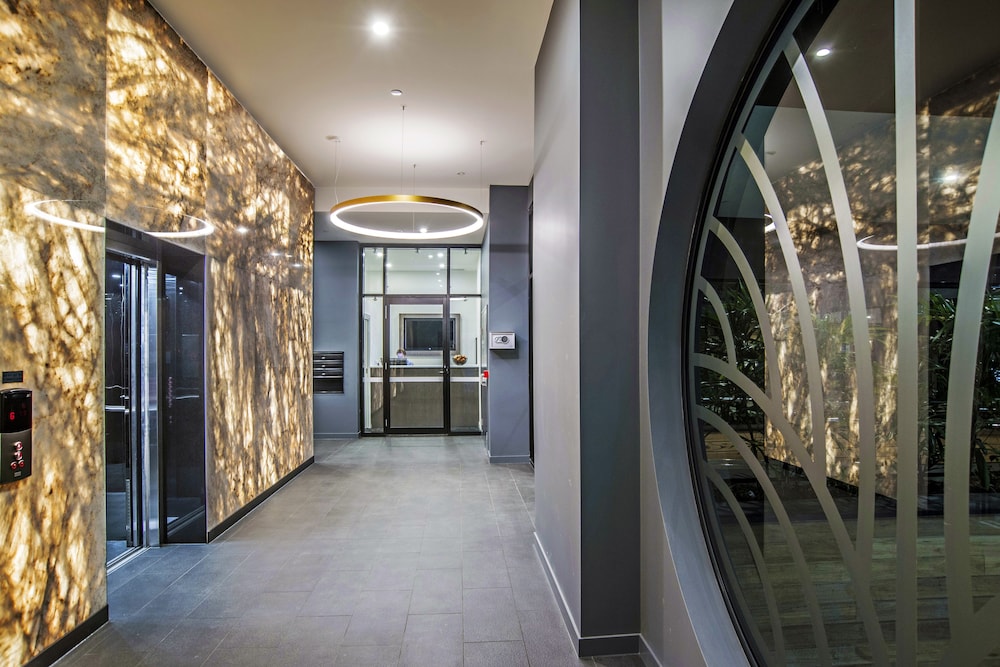 Atlas Apartments by CLLIX photo3