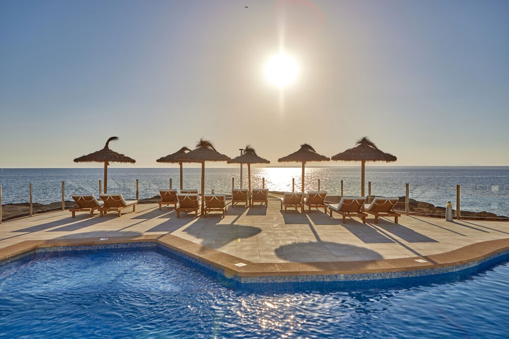 Universal Hotel Cabo Blanco Adults Only 6/75