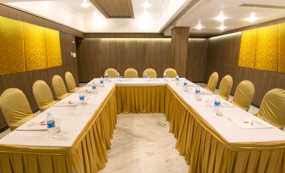 Shenbaga Hotel and Convention Centre 12/31