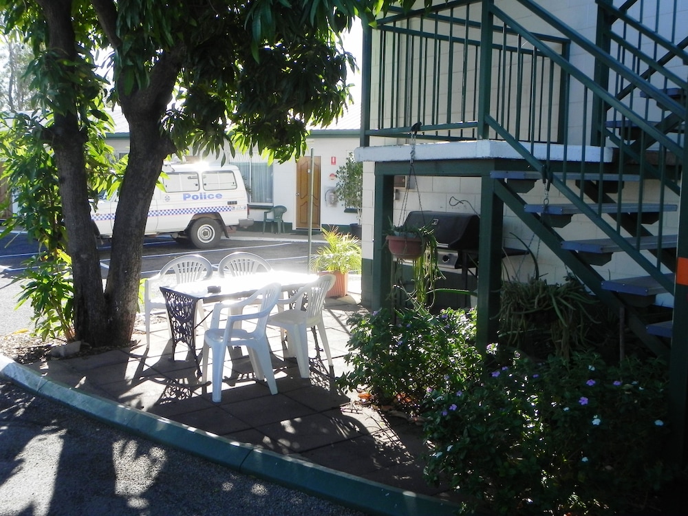CENTRAL POINT MOTEL 6/61