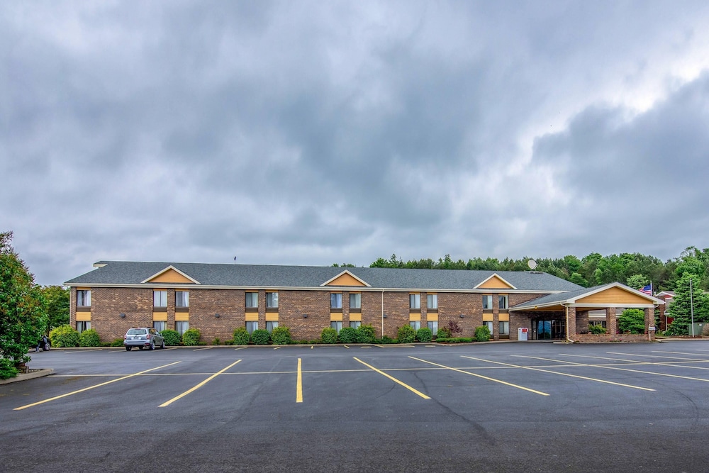 Quality Inn Tully I-81 51/61
