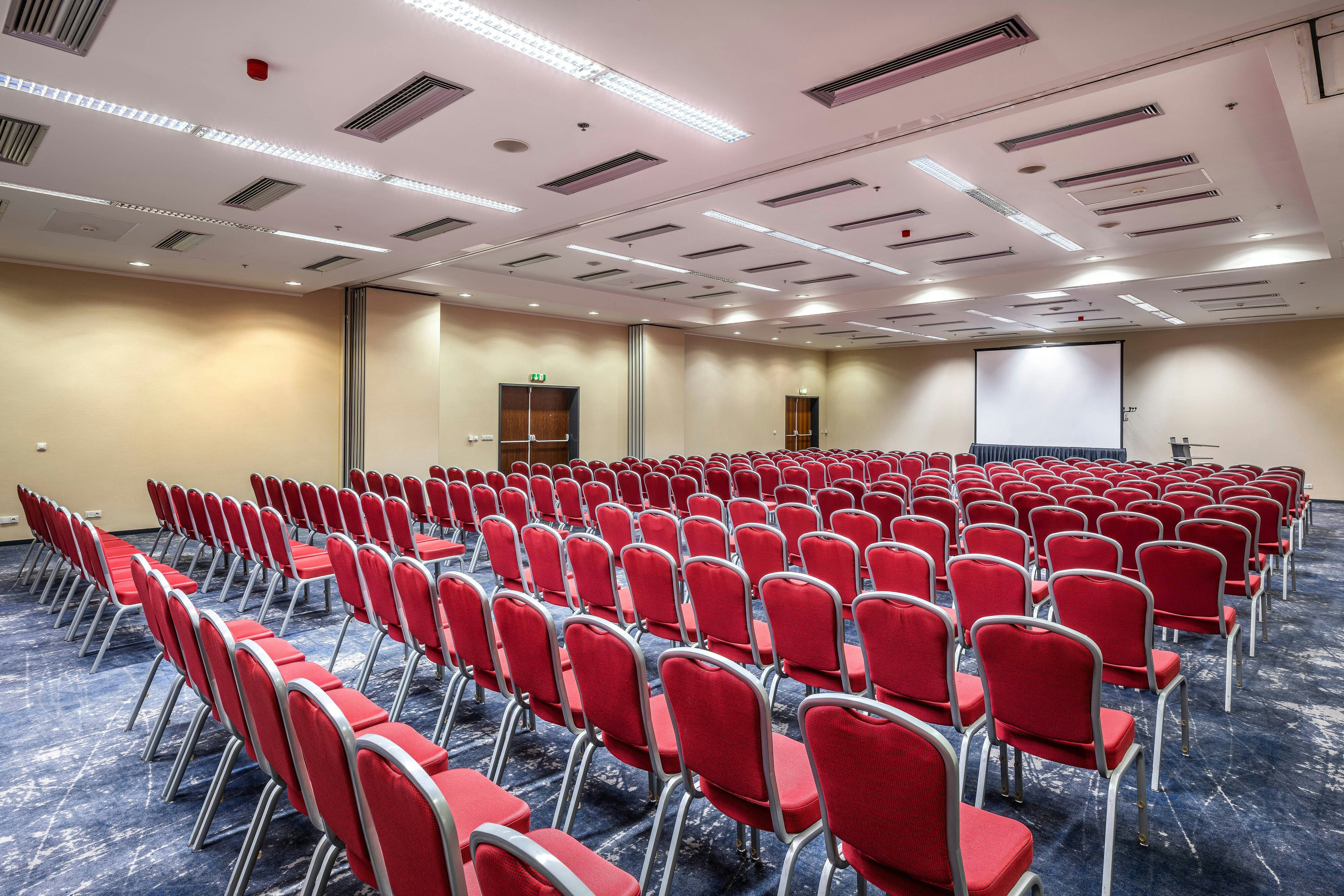 Courtyard By Marriott Prague Airport 53/59