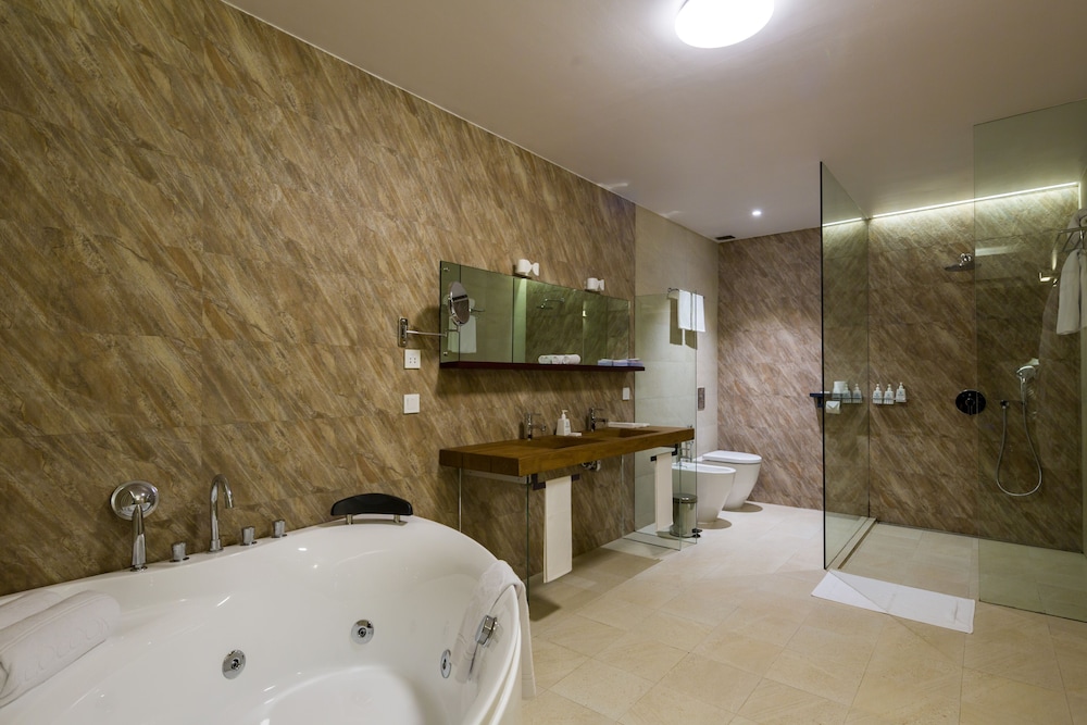 Lagoon, Suite, King Bed, Sofa, with Pool