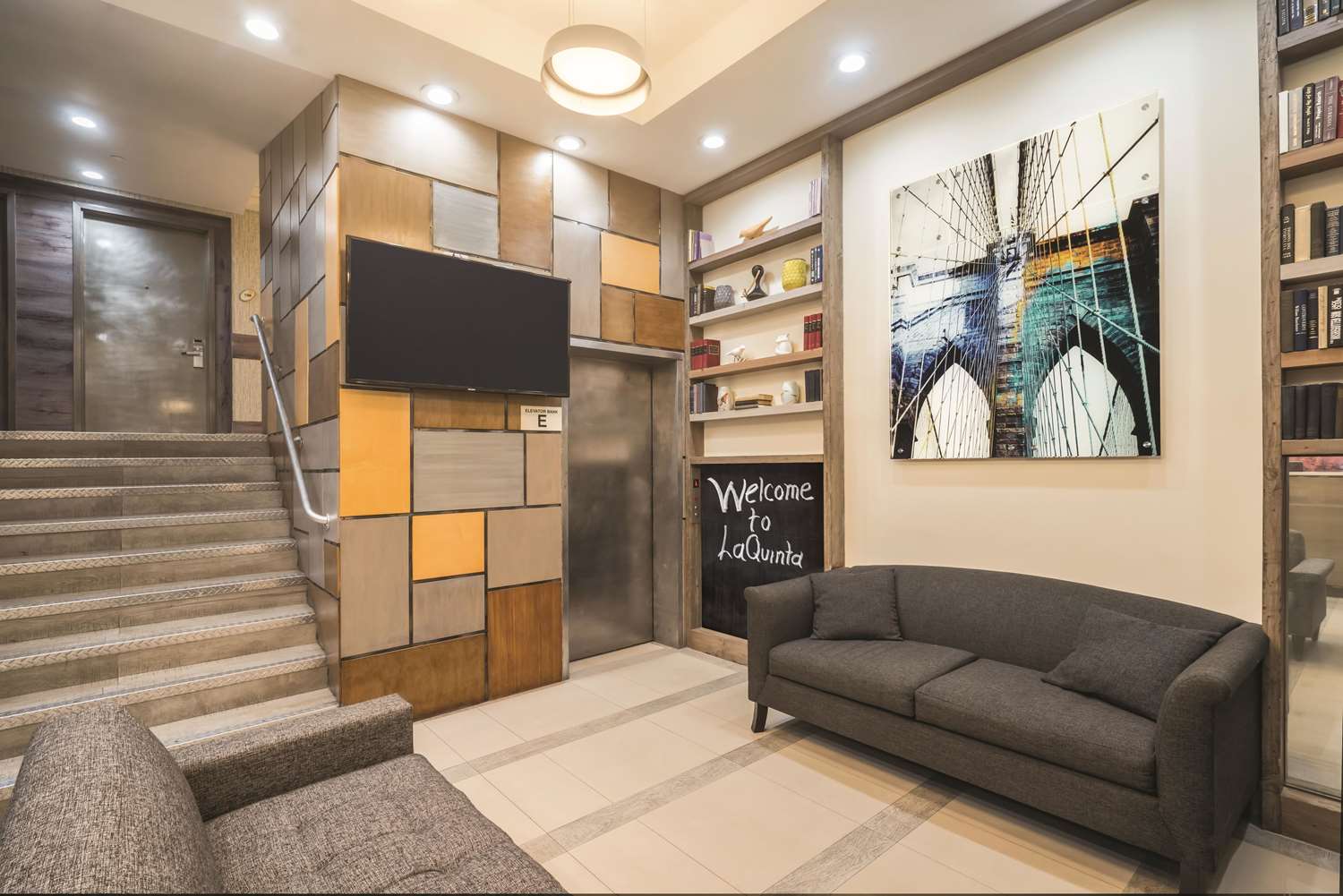 La Quinta Inn & Suites by Wyndham Brooklyn Downtown 15/24