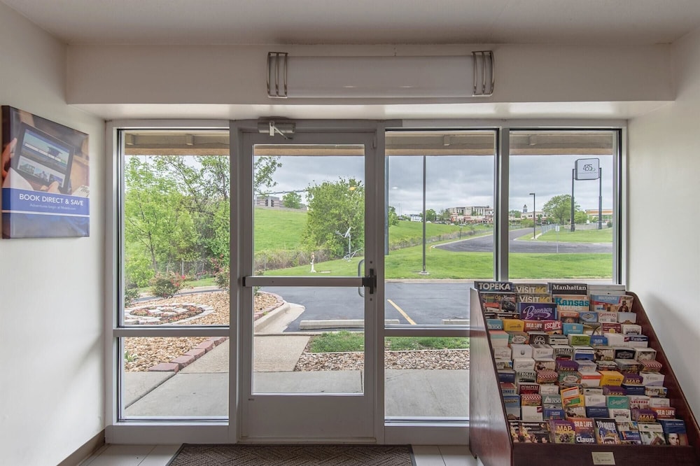 Motel6 Overland Park, KS 18/25
