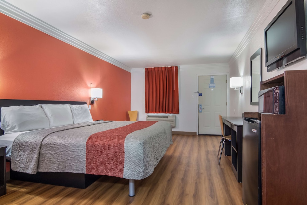 Motel6 Marshall, TX 11/37
