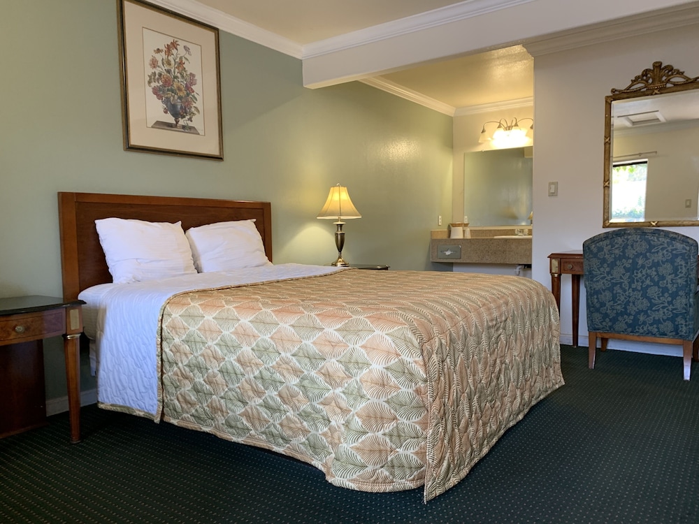 Monterey Oceanside Inn 15/43