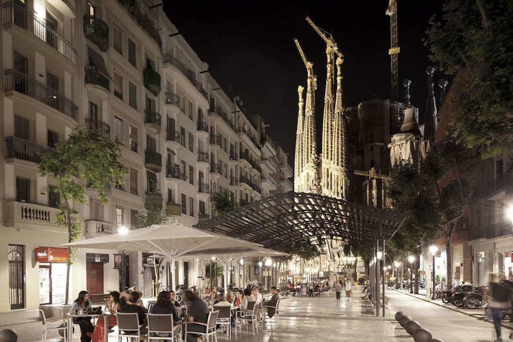 Enjoybcn Gaudi Apartments 36/50