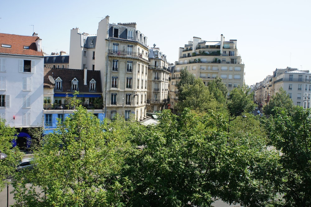 Edgar Quinet Hotel 3/37