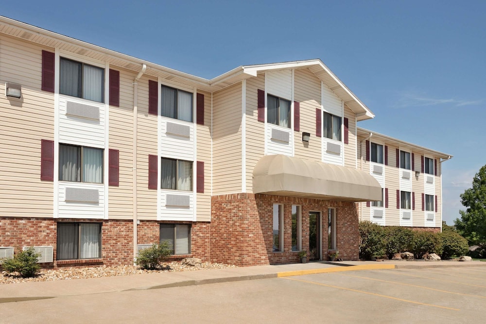Travelodge by Wyndham Jefferson City 1/19