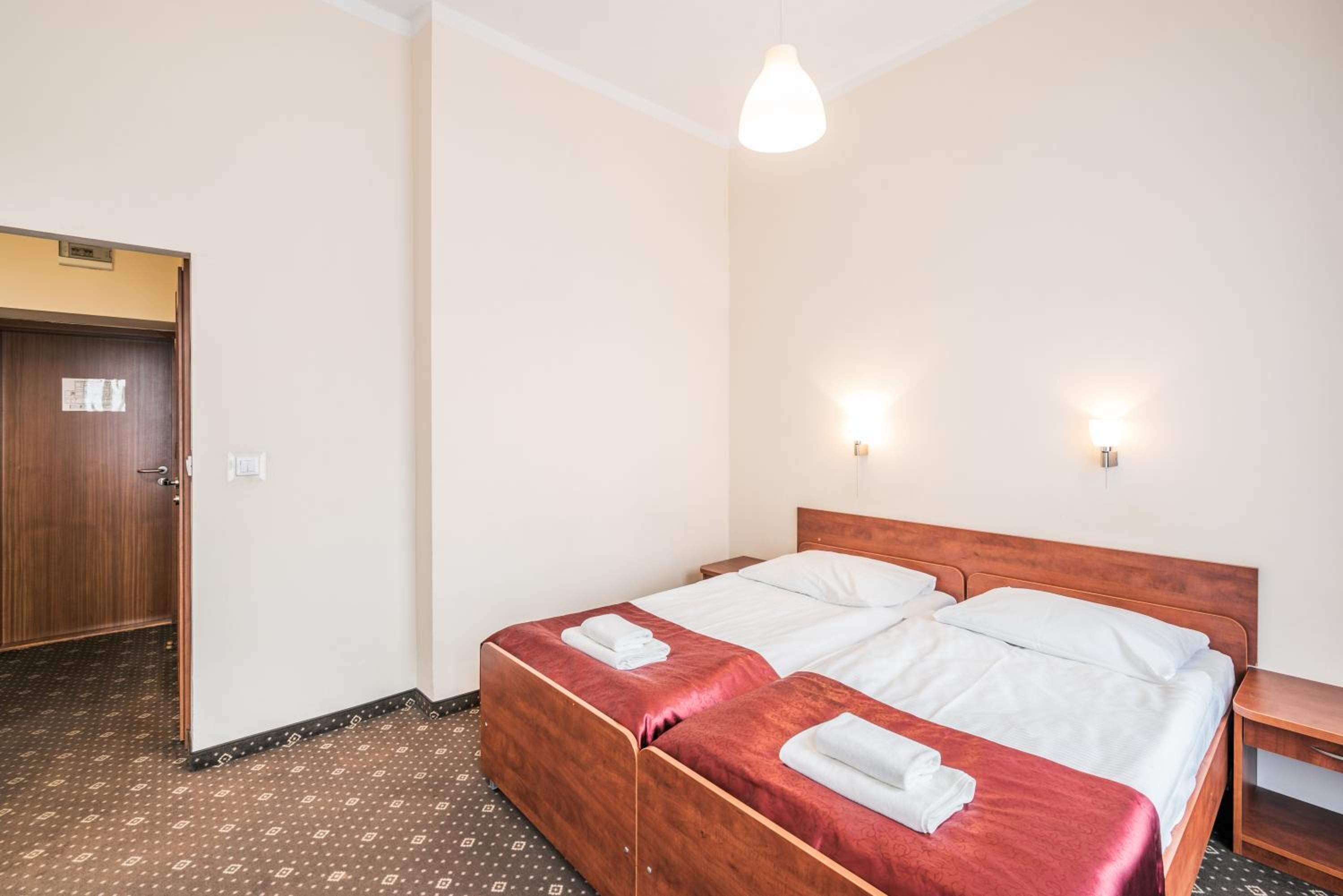 غرفة اقتصادية بسريرين منفصلين، Lothus Hotel 5/8
