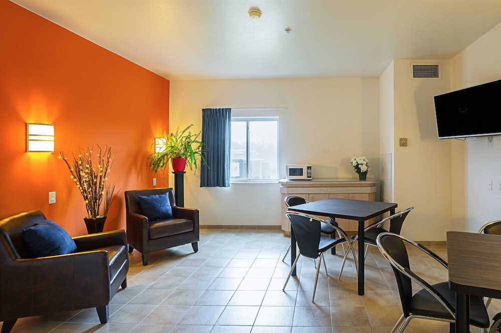 Park Inn by Radisson, Grand Island I-80 29/48