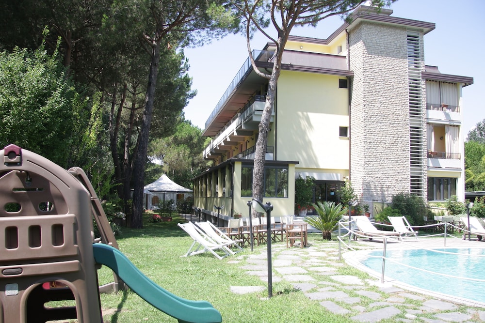 Hotel Nedy 32/47
