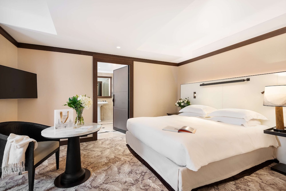 Hyatt Paris Madeleine 24/72