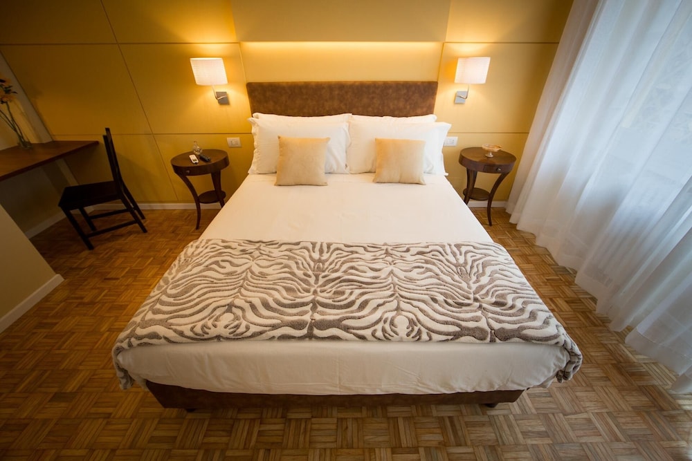 B & B Roma 474 9/20