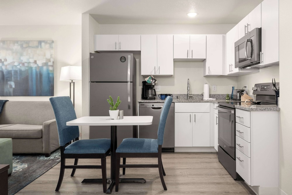 WaterWalk Extended Stay by Wyndham Minneapolis - Plymouth 41/62
