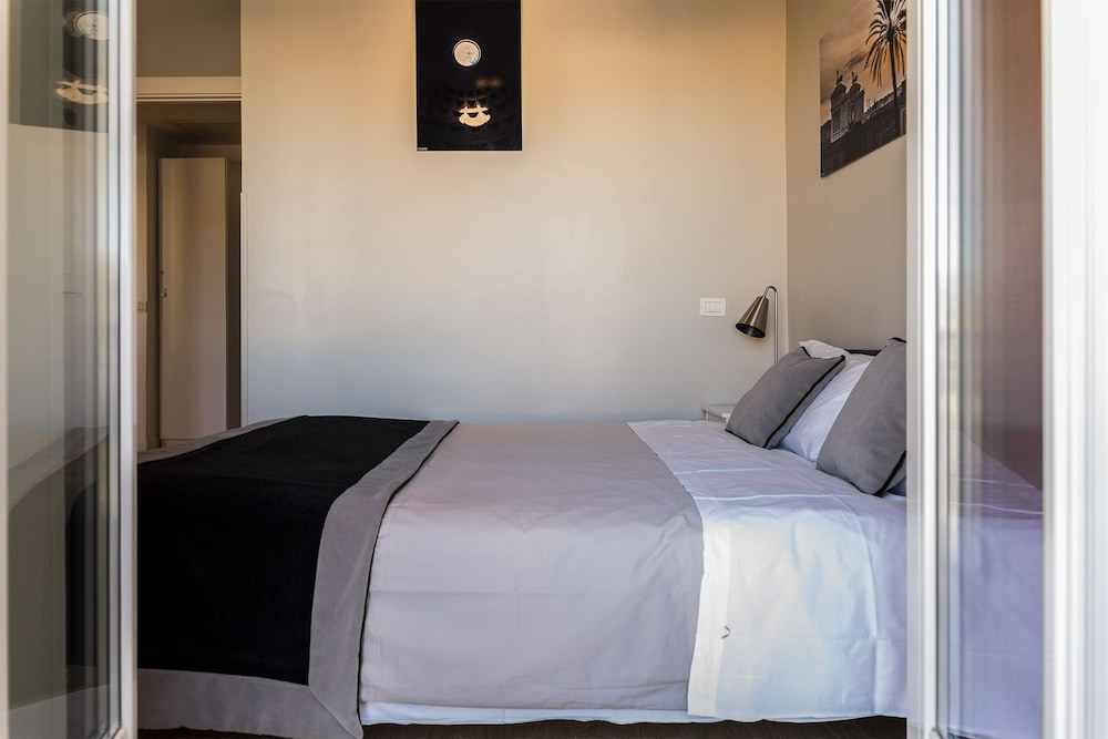 Top Floor Trastevere 8/30