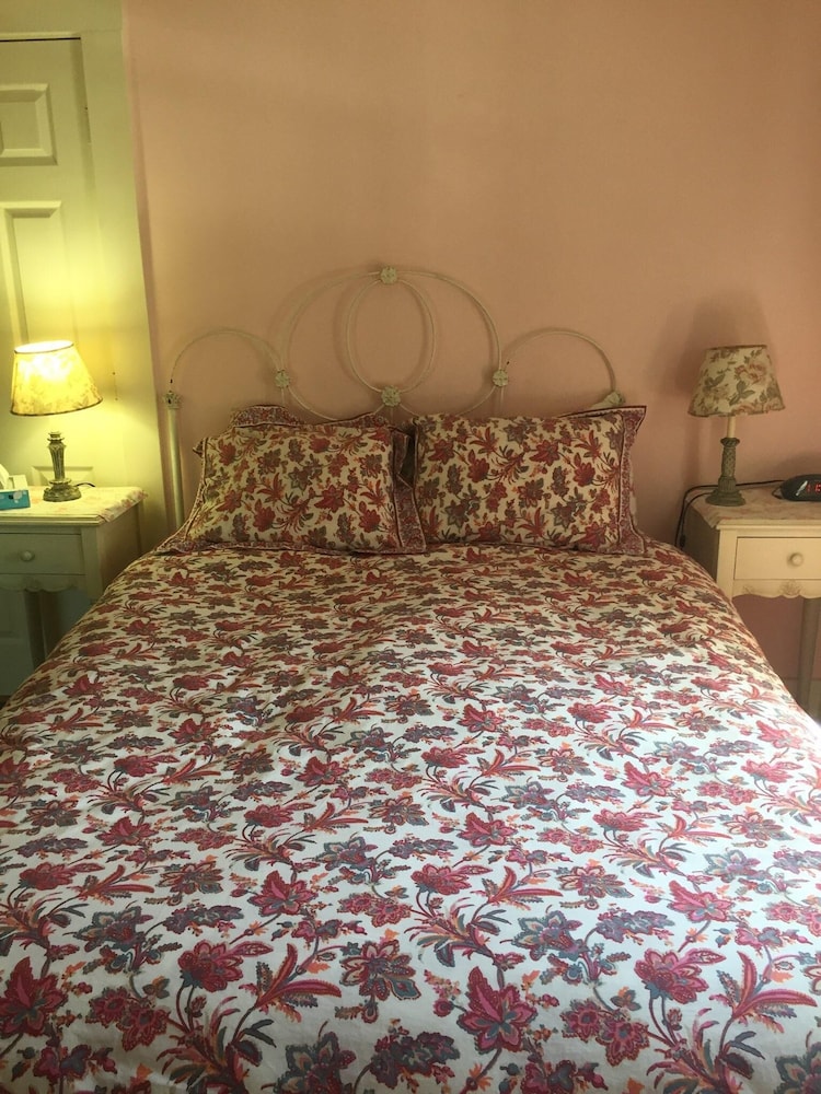 Secret Garden Inn 25/73