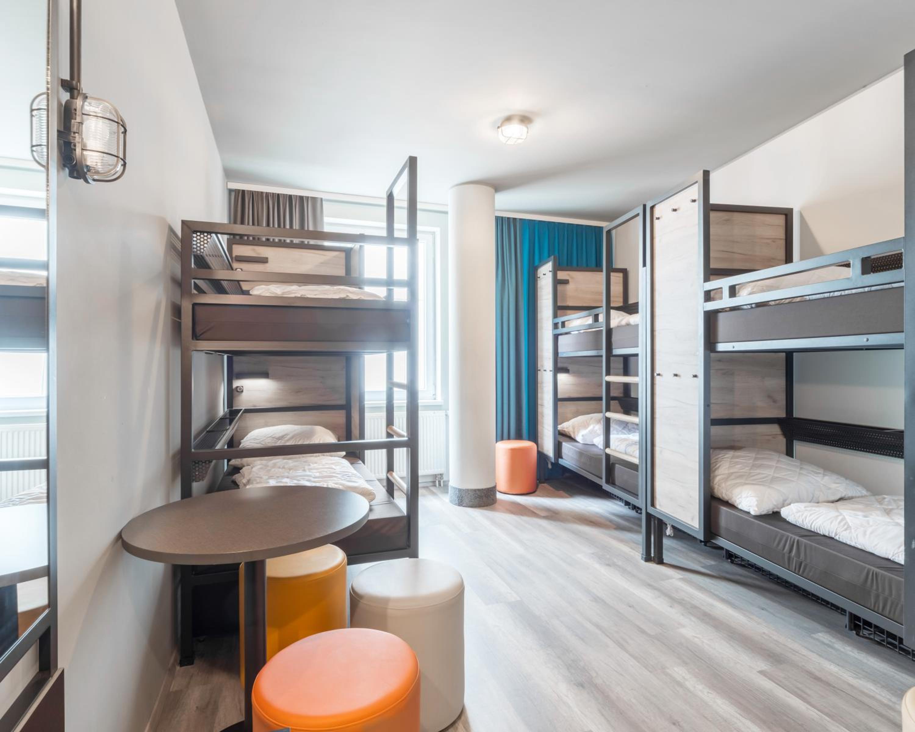 Private, 8 Beds
