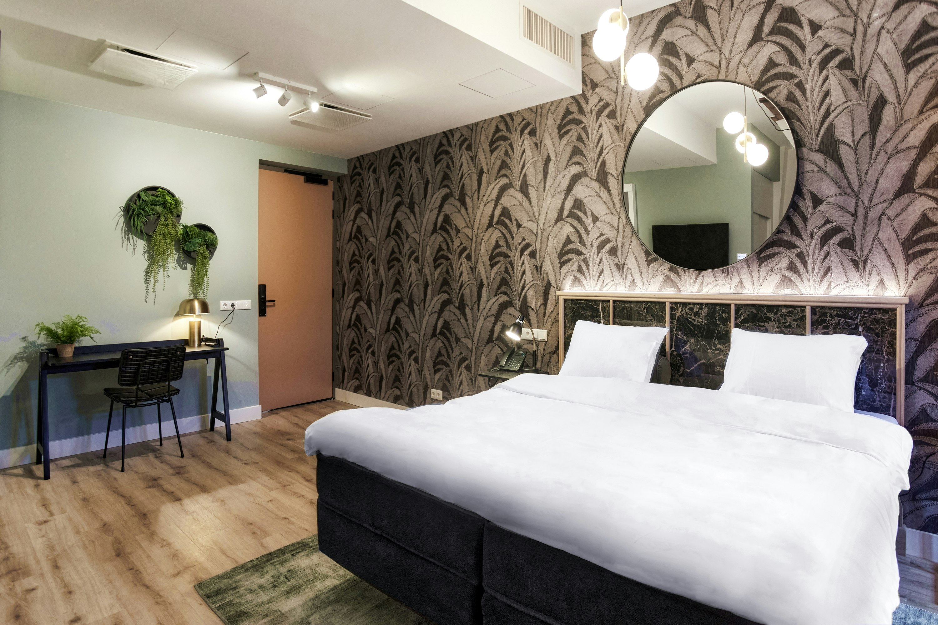 Hotel Botanique Breda 8/18