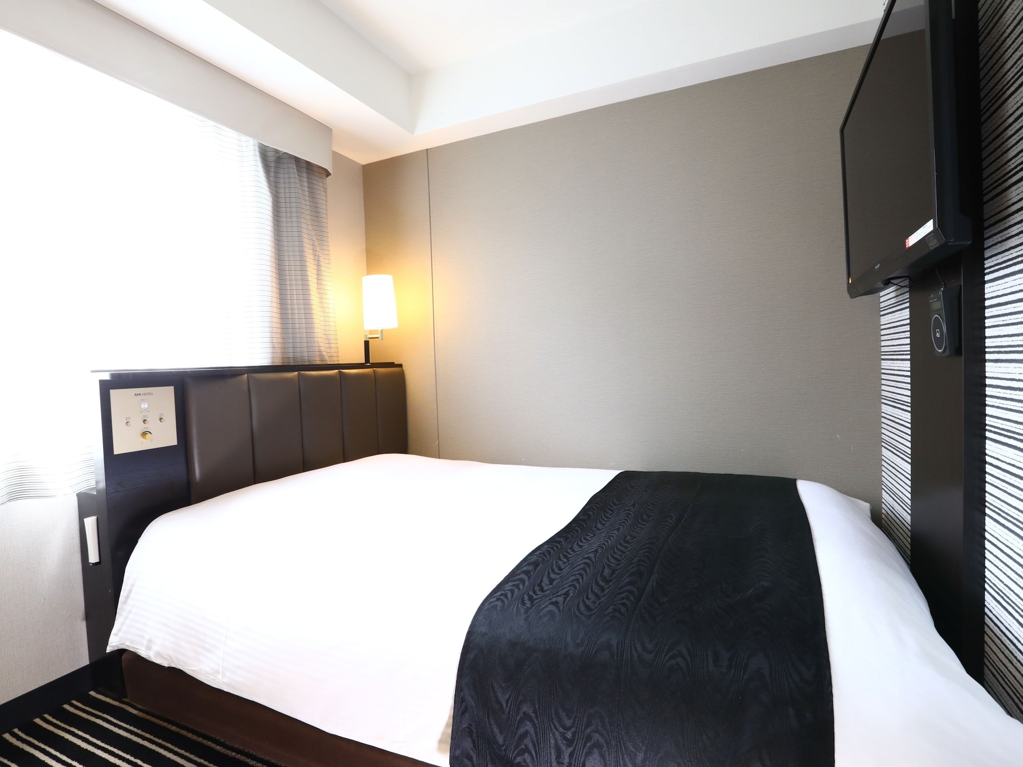 ROOM, DOUBLE BED