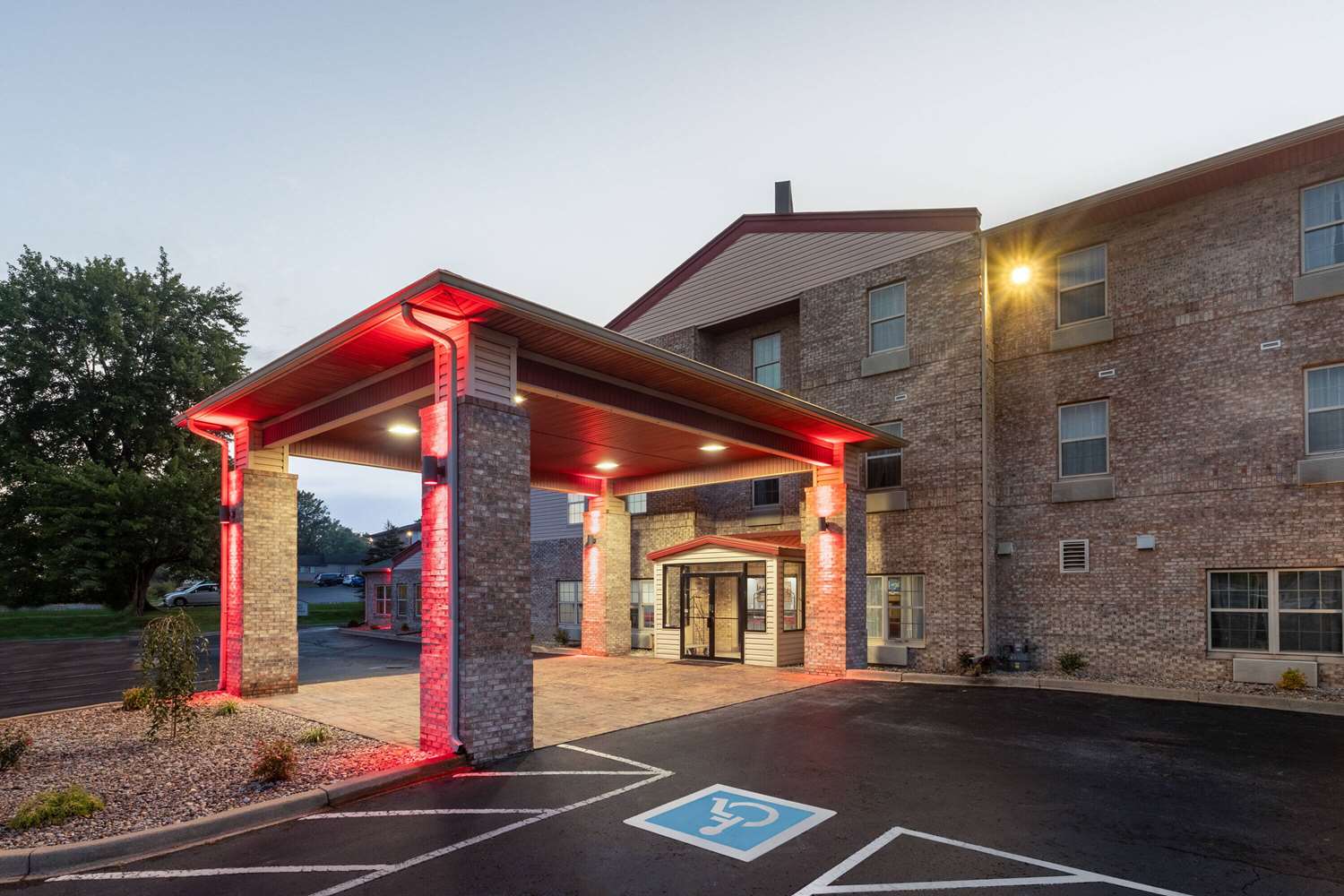Ramada By Wyndham Sellersburg/Louisville North 60/69