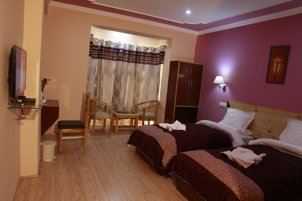 Royal Holiday Leh 12/43