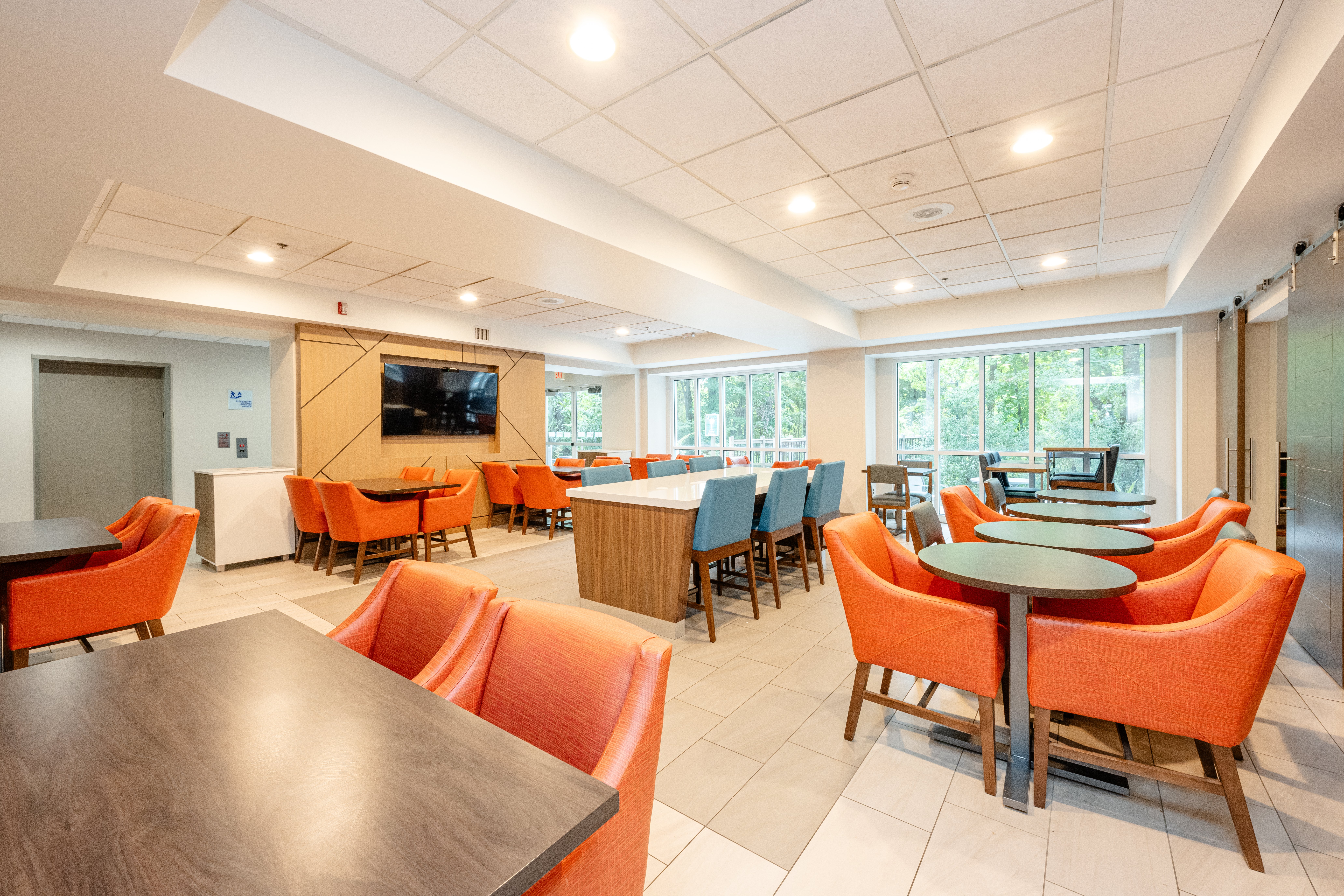 Holiday Inn Express Charleston Ashley Phosphate 18/30