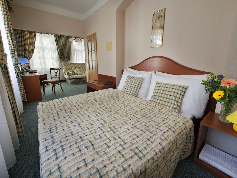 Ea Mozart Hotel 7/18