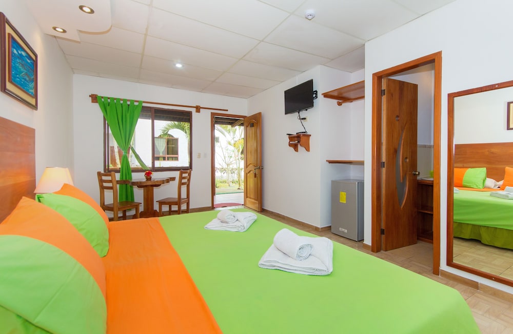 Twin Lodge Galapagos Hotel 27/68