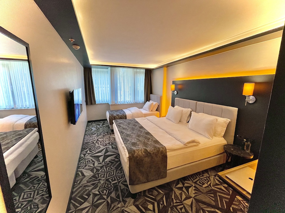 Weingart Hotel 9/52
