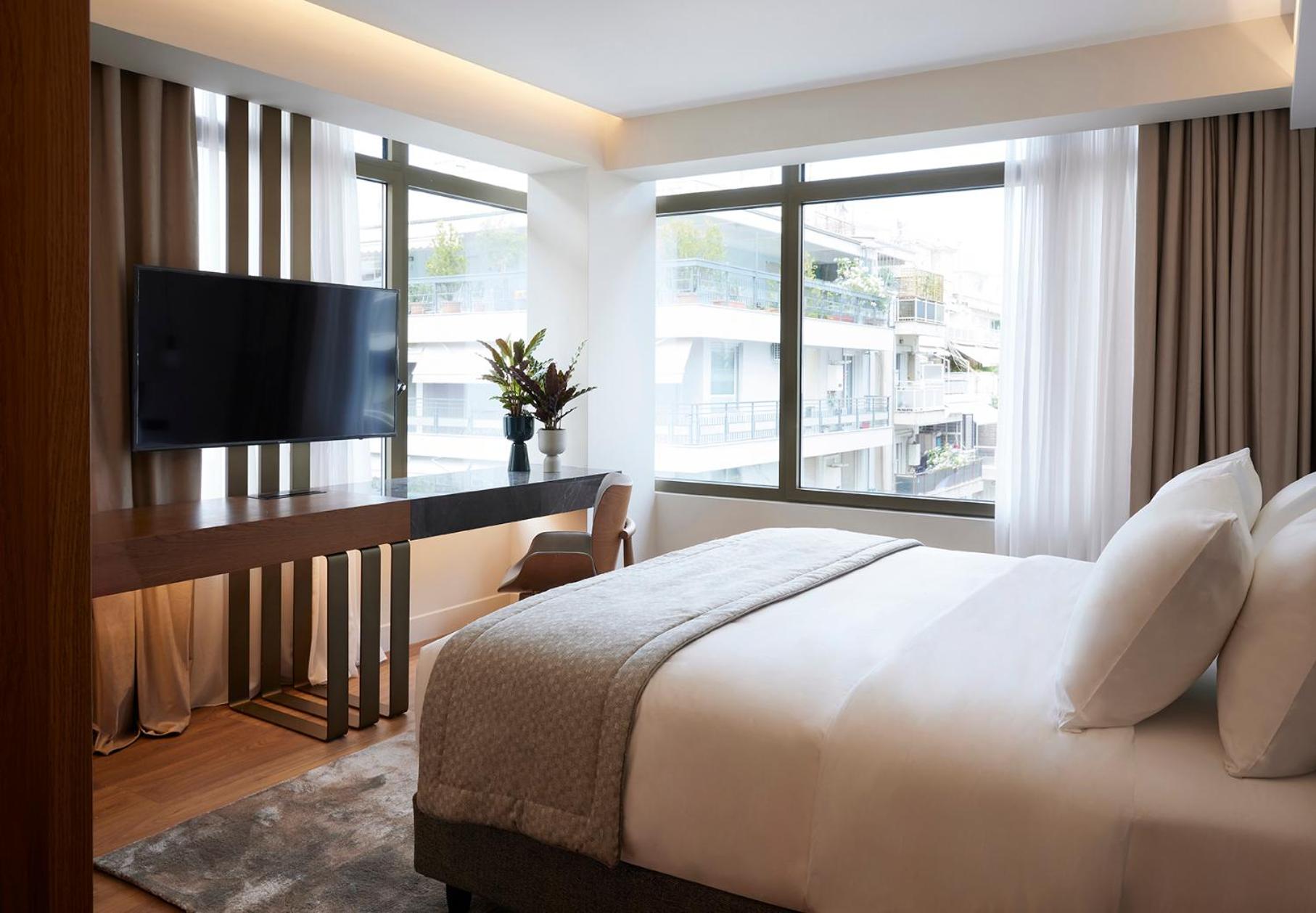 Executive, Queen Bed