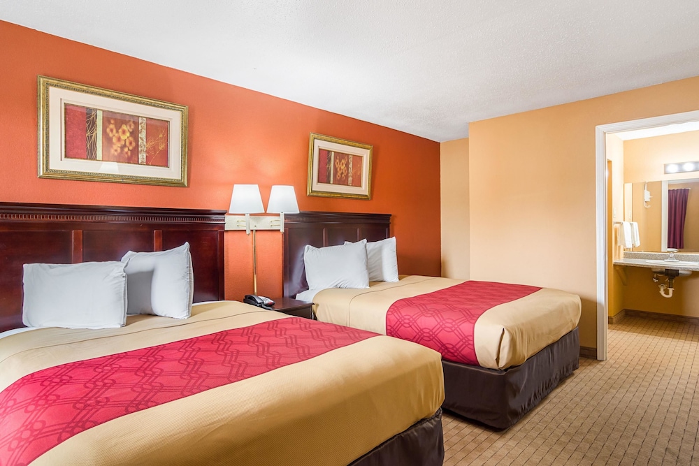 Econo Lodge Jacksonville near Little Rock Air Force Base 16/38