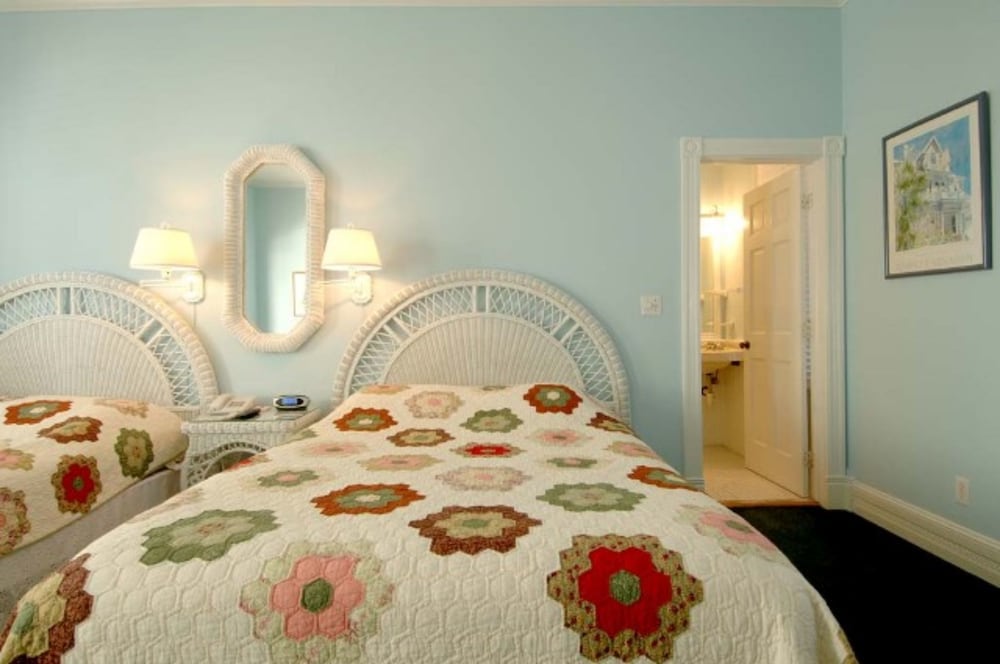 Amsterdams Curry Mansion Inn 58/72