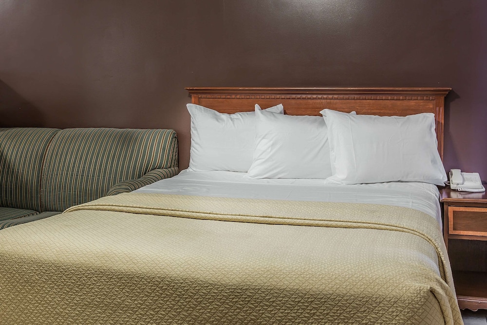 Rodeway Inn Ventura Midtown 28/48