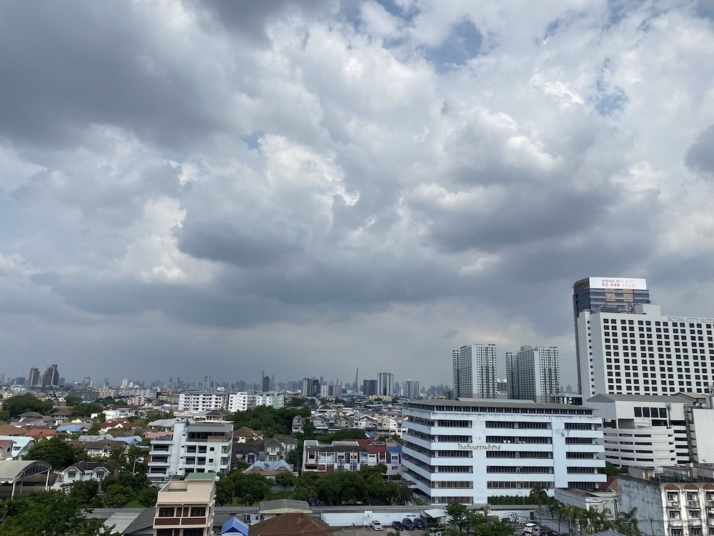 KOMOL RESIDENCE BANGKOK 63/65