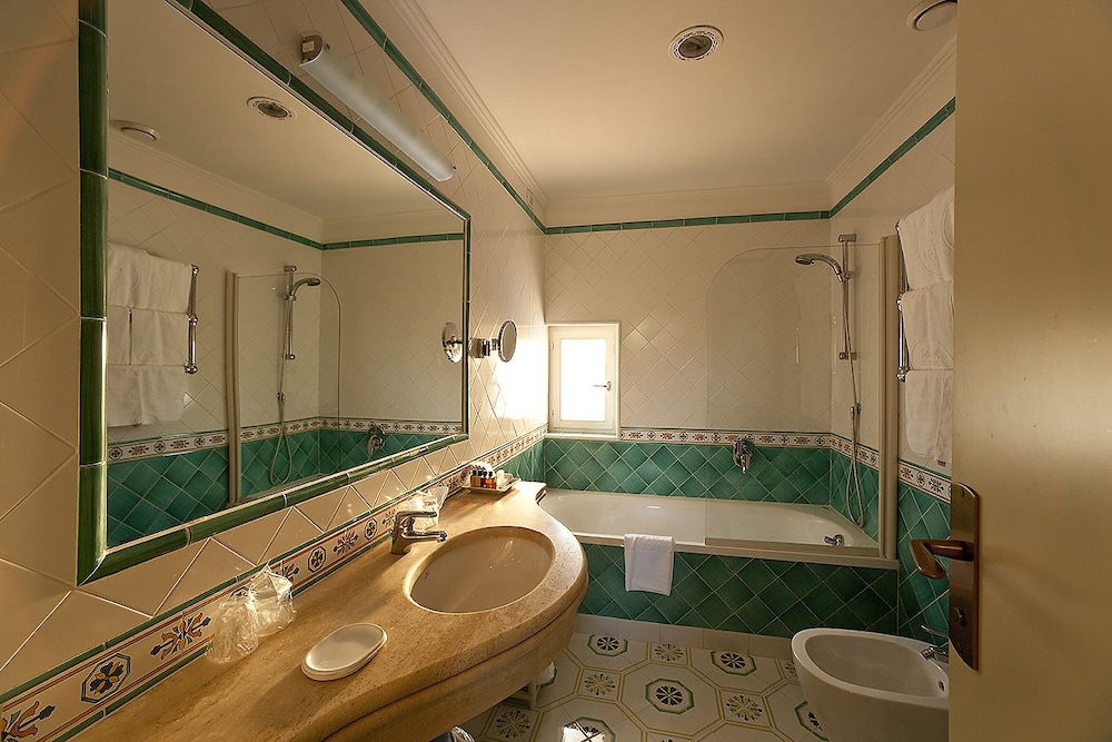 GRAND HOTEL IL MORESCO 24/72