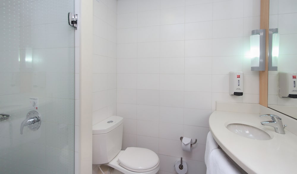 Ibis Medellin 65/67