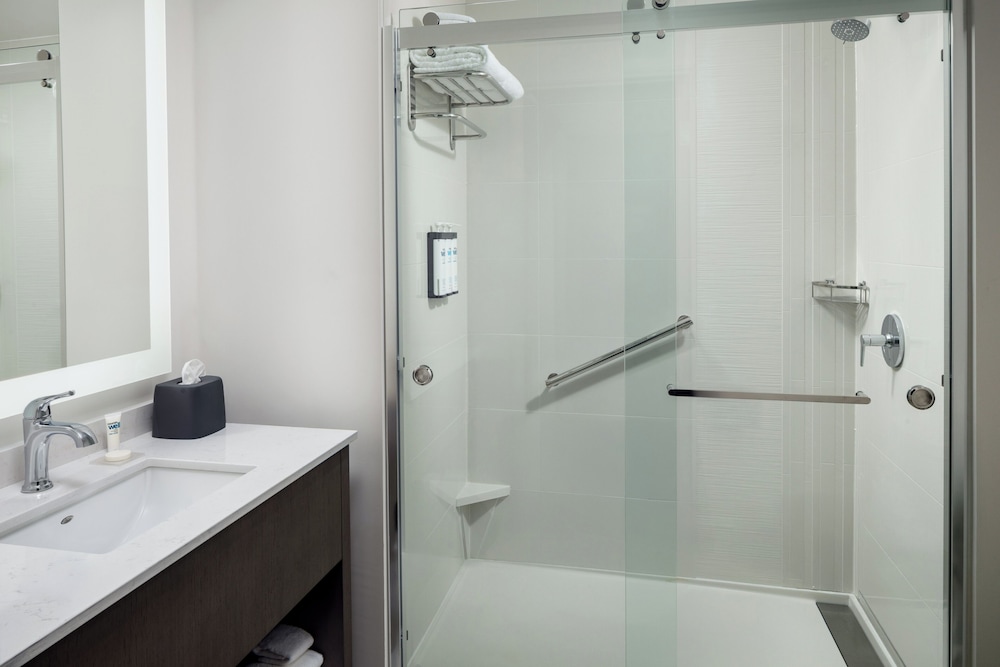 Hyatt House Royal Oak/Birmingham 38/42