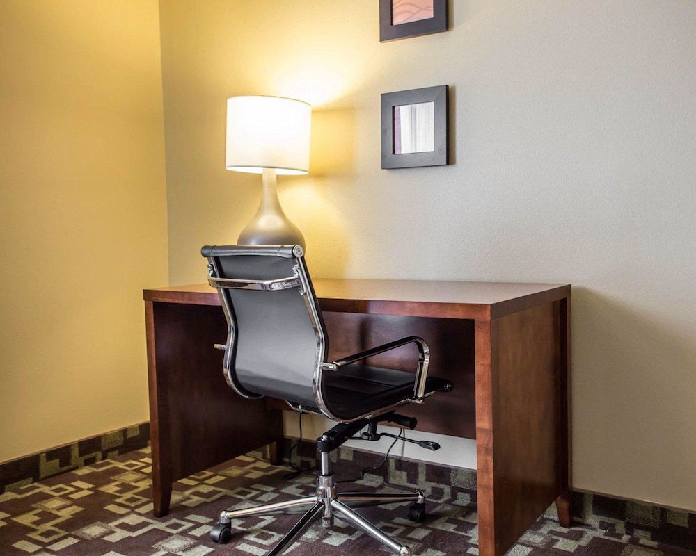 Comfort Inn & Suites Walterboro I-95 2/63