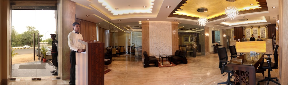 Pristine Residency Hotel 11/16