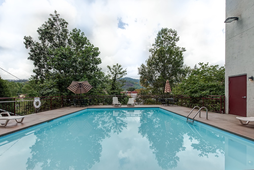 Laurel Inn Condominium 26/50