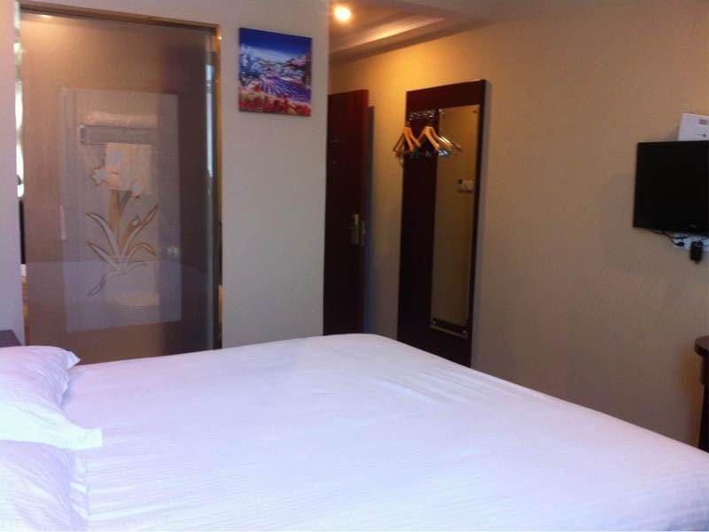 GreenTree Inn Shanghai Songjiang Xinqiao Jiuxin Road Express Hotel 12/19