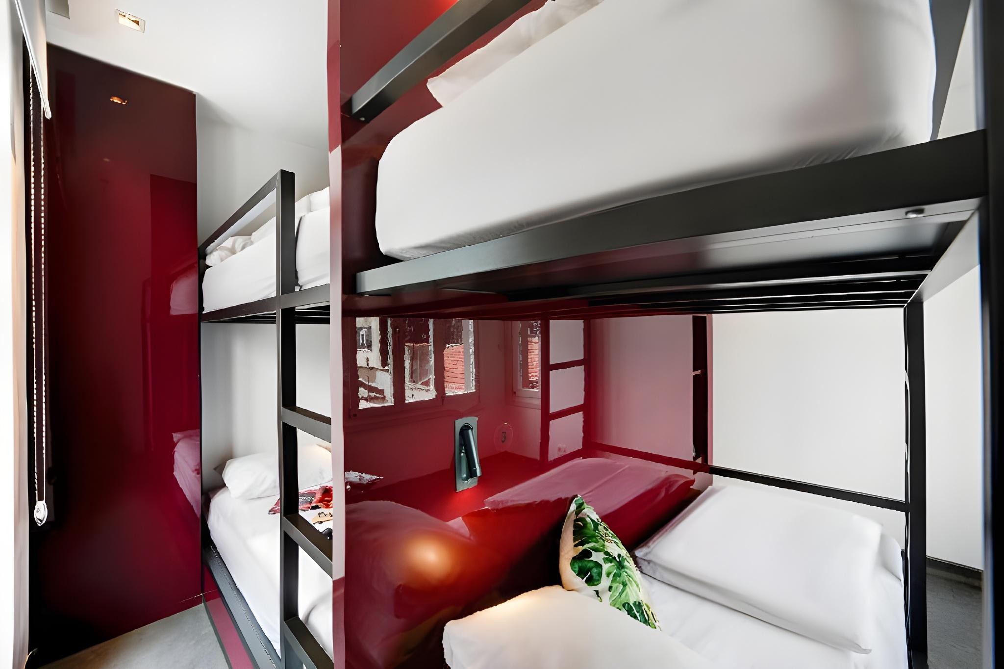Female Dorm, Female Only, 6 Beds, Private Bathroom