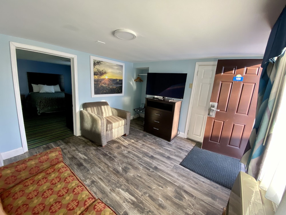 Beacon Inn and Suites 36/40