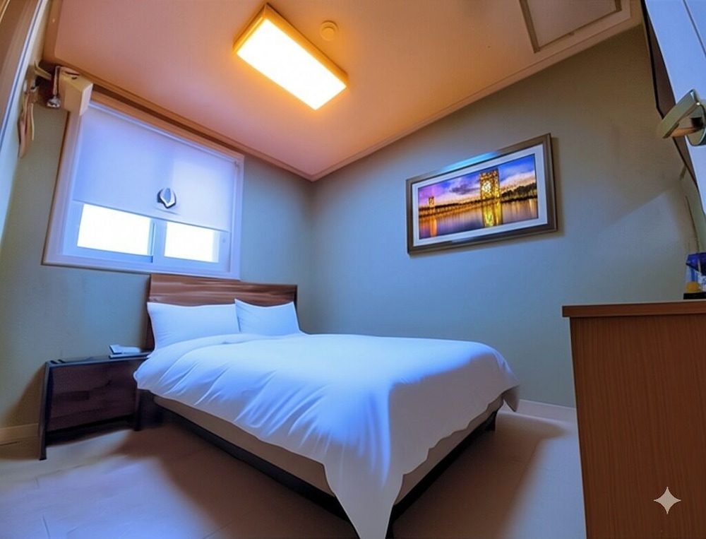 ECONOMY, DOUBLE BED