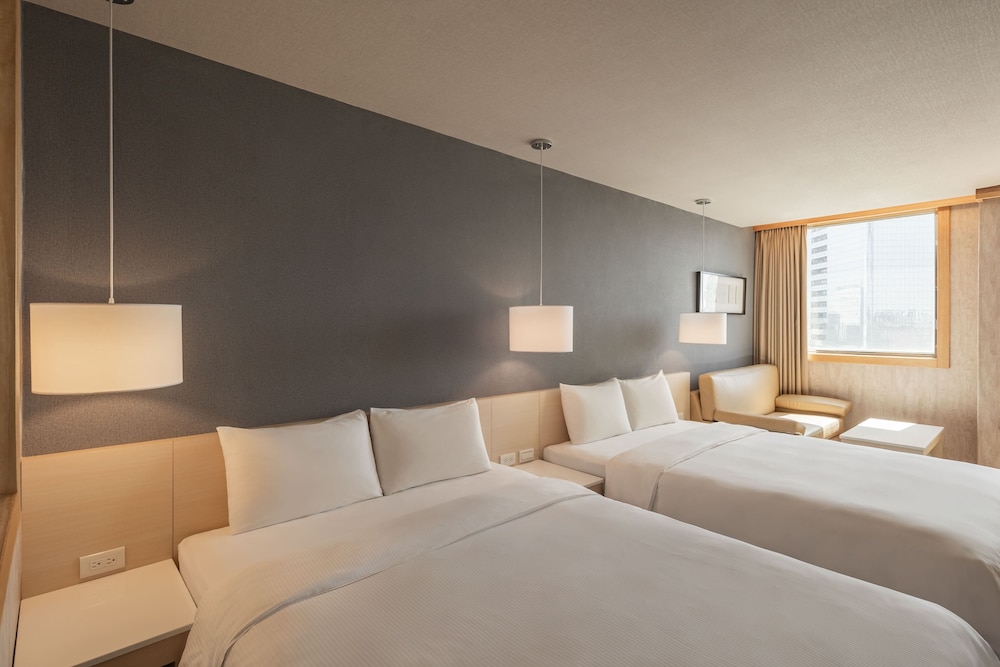 DELUXE, 2 DOUBLE BEDS, HARBOUR VIEW